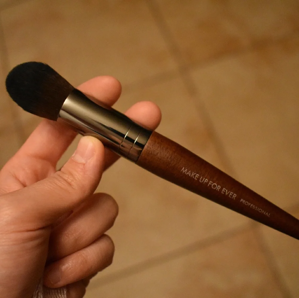 Make up for ever 152 Medium Highlighter Brush